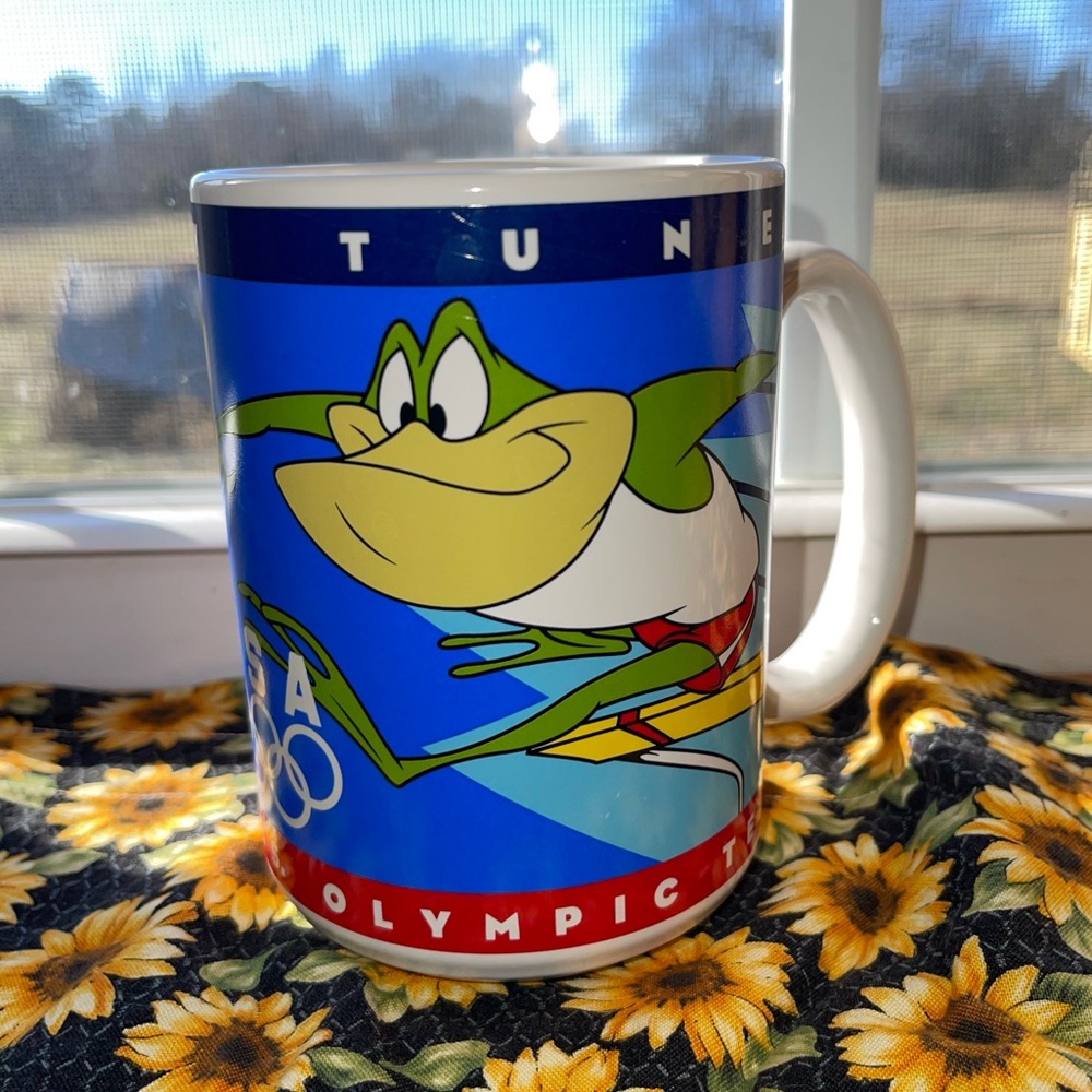 Vintage 1996 Warner Bros. Looney Tunes U.S. Olympic Team Track & Field Mug 16oz
